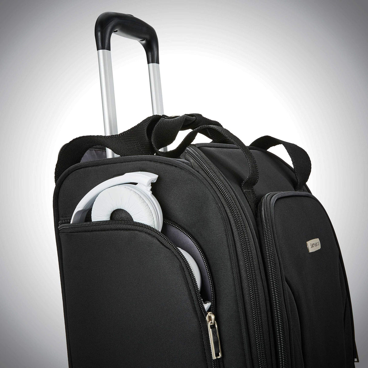 Underseat Carry-On Spinner With USB Port F798