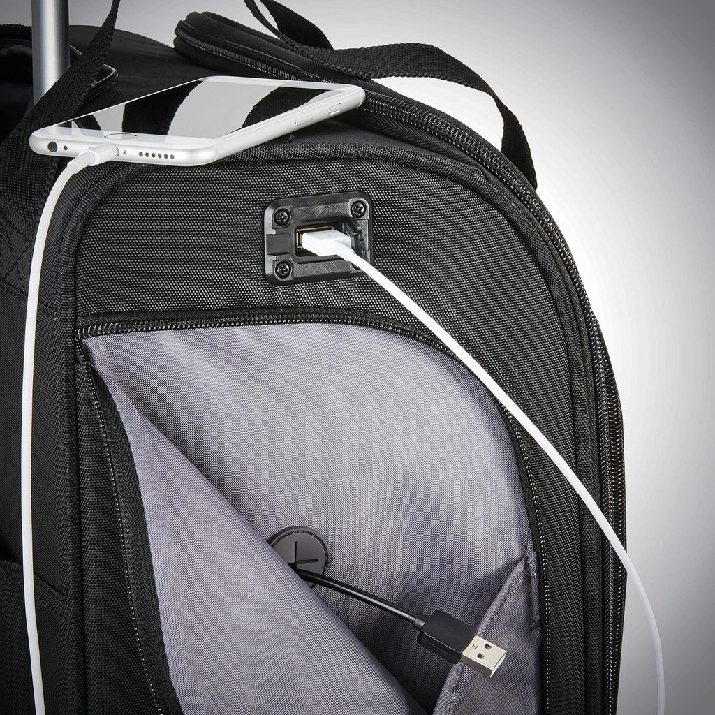 Underseat Carry-On Spinner With USB Port F798