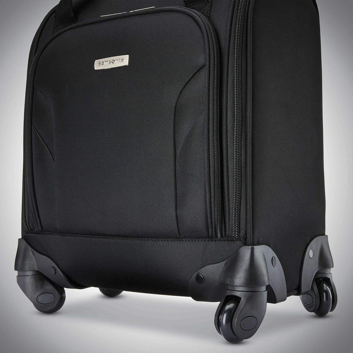 Underseat Carry-On Spinner With USB Port F798